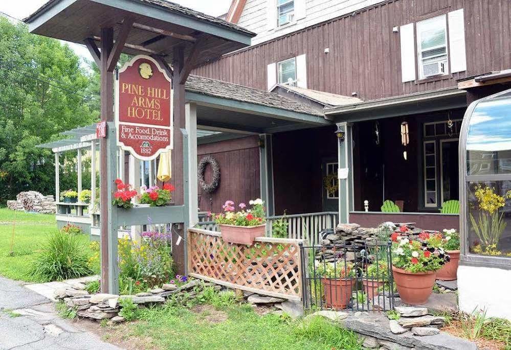 Pine Hill Arms Hotel Exteriér fotografie